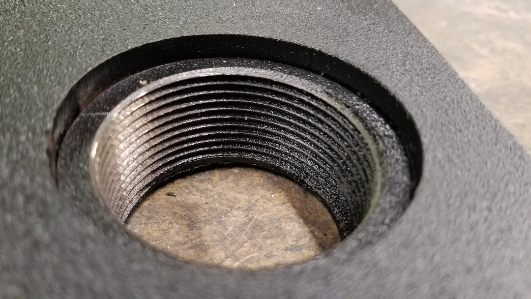 closeup of threads on baseplate
